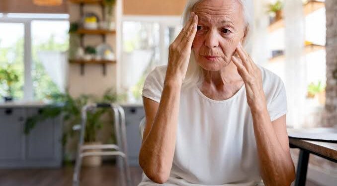 Alzheimer: conheça subtipos raros que começam com sinais nos olhos, no olfato ou no comportamento