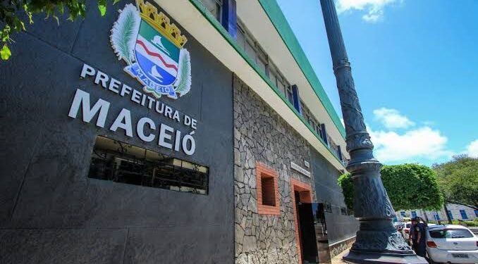 Prefeitura de Maceió decreta ponto facultativo na próxima segunda-feira