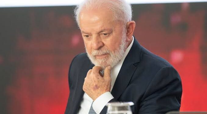 Lula sobre fogo: “Negacionistas não podem ignorar a crise climática”