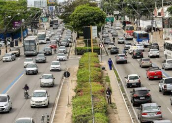 Quantidade de veículos em AL quase dobrou nos últimos dez anos, aponta IBGE