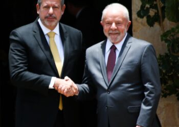 Portal afirma que Arthur Lira pode virar ministro de Lula em 2025