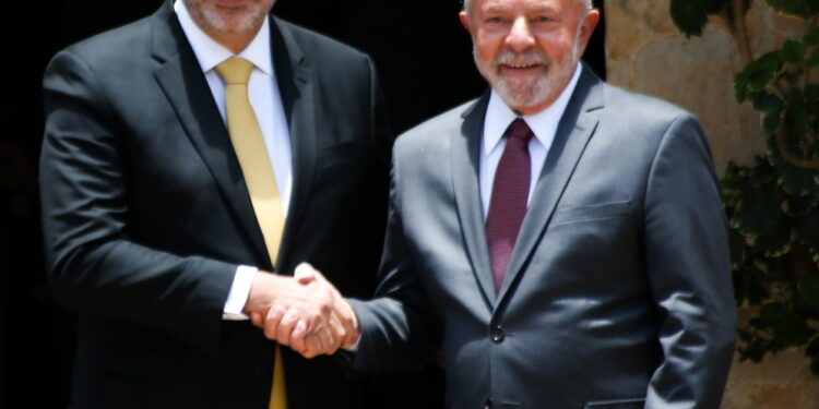 Portal afirma que Arthur Lira pode virar ministro de Lula em 2025