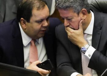 Mais forte que a amizade é o projeto de poder, diz Elmar sobre Arthur