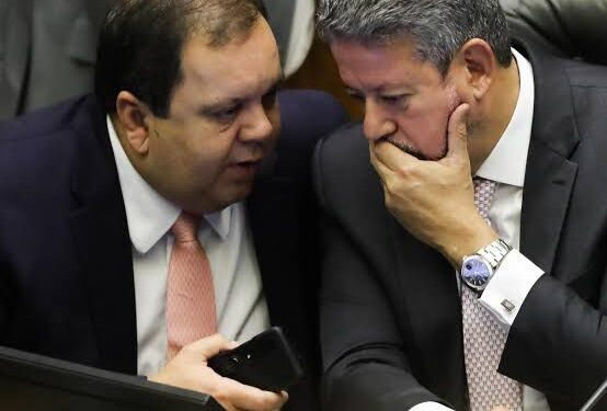 Mais forte que a amizade é o projeto de poder, diz Elmar sobre Arthur