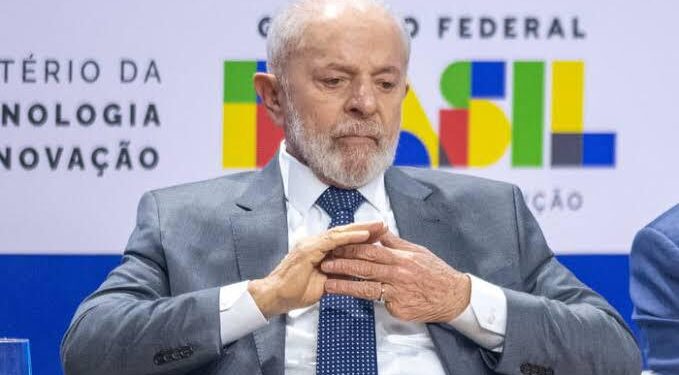 Lula sofre acidente doméstico e cancela viagem para a Rússia