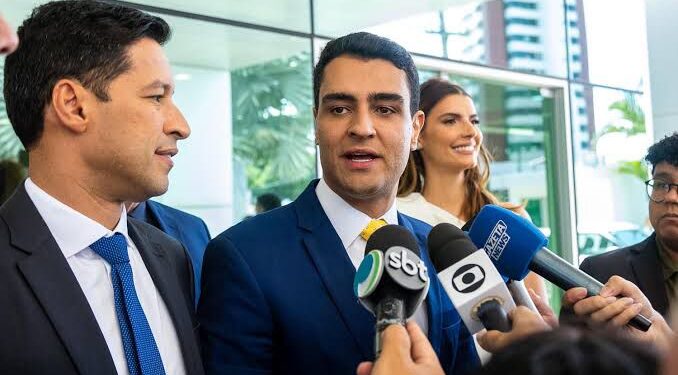 E aí, JHC fica ou sai do PL? Nem ele explica…