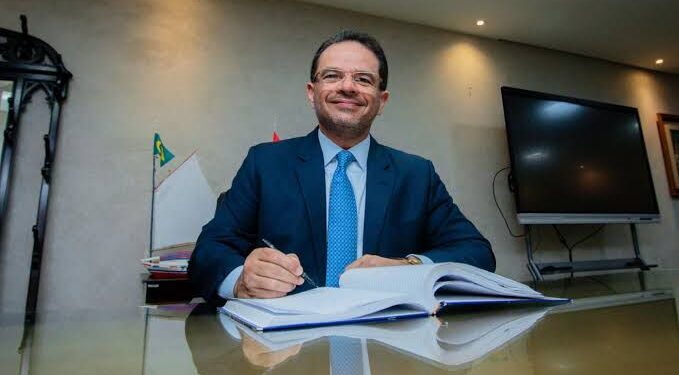 Marcelo Victor assume governo interino e desponta como peça-chave para 2026