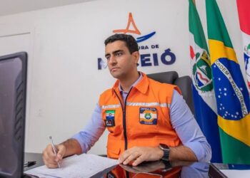 Crescimento da oposição e disputas internas ameaçam governabilidade de JHC