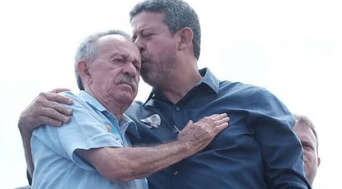 ‘Meu pai, meu herói, minha referência’: Arthur Lira lamenta morte de Benedito de Lira