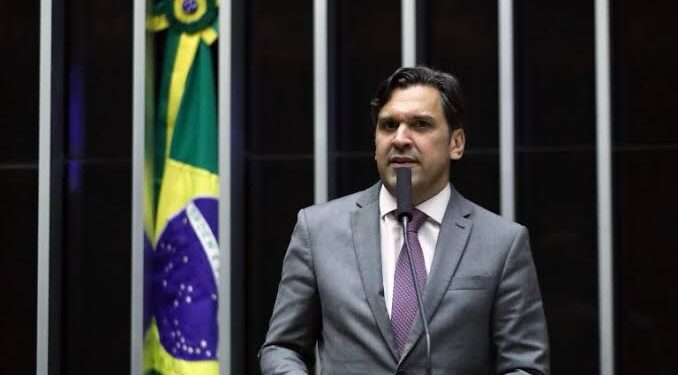 Isnaldo Bulhões já sente o gosto de ser paparicado por empresários e políticos de olho no orçamento da União