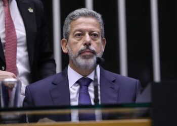 Arthur Lira liderará novo bloco PP-União Brasil na Câmara