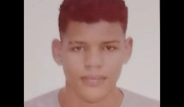 Buscas por jovem de 17 anos desaparecido há quase 1 ano são realizadas em Guaxuma